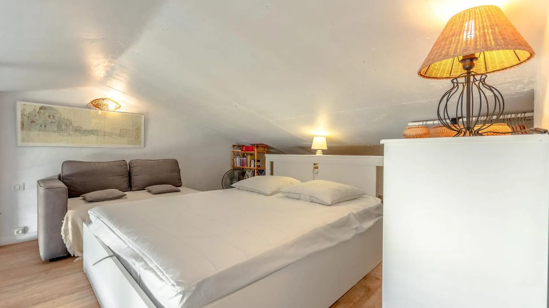 Renovated Apartment With Mezzanine Grimaud France