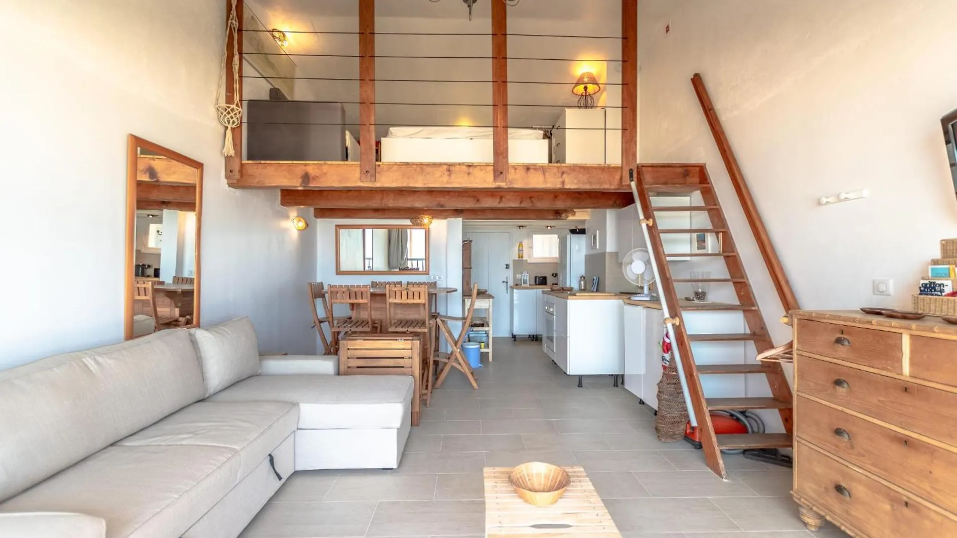 Renovated Apartment With Mezzanine Grimaud